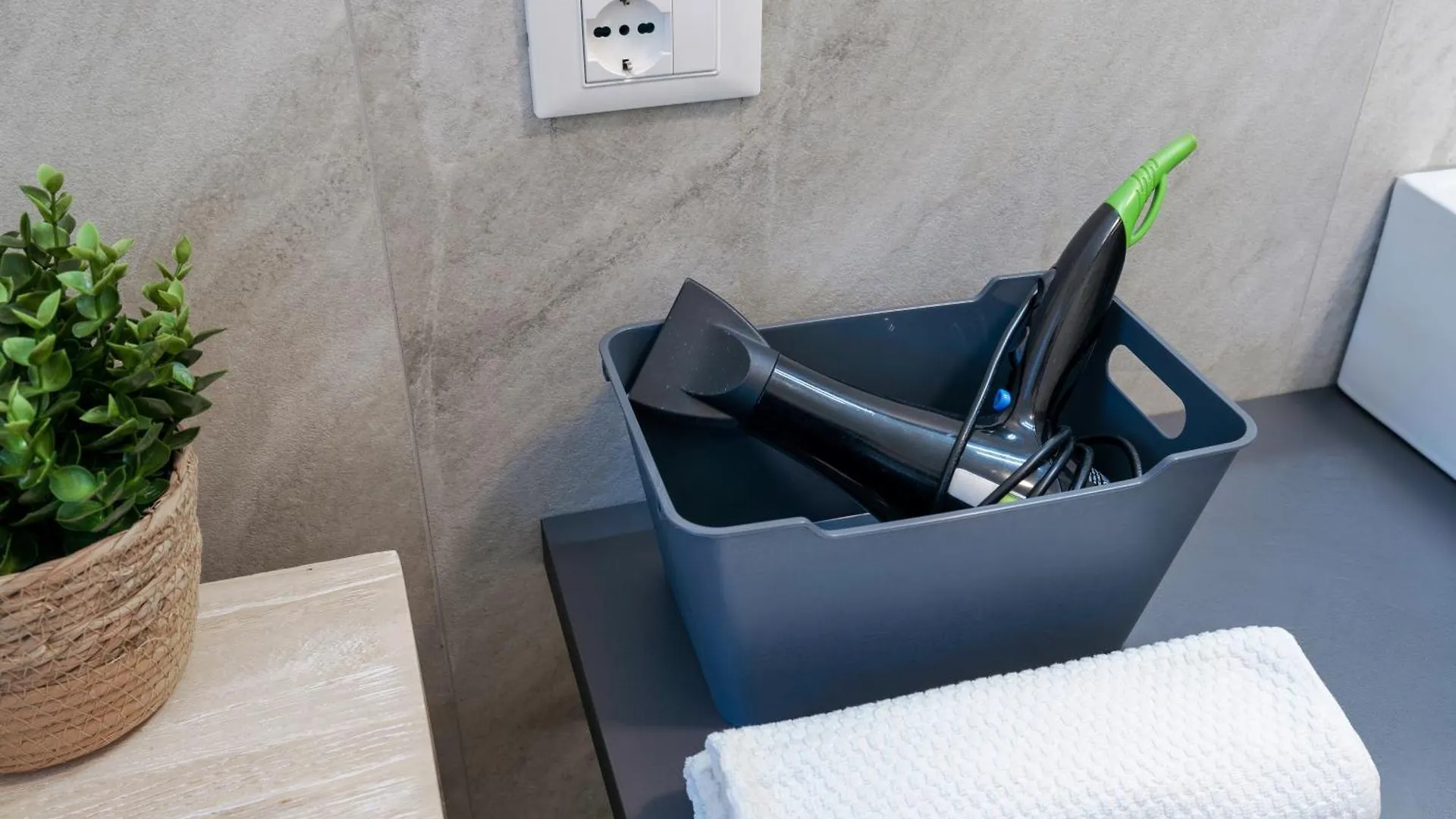 Apartamento Casa Attilia - Con Terrazza Wifi E Aria Condizionata Sirmione