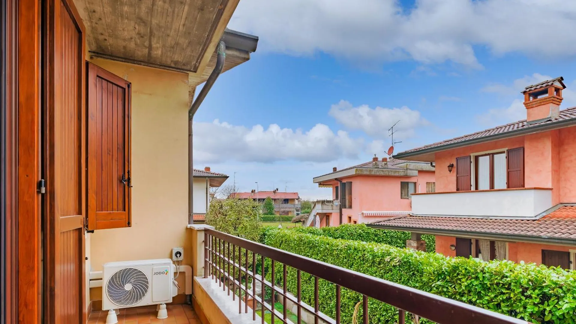 Apartamento Casa Attilia - Con Terrazza Wifi E Aria Condizionata Sirmione
