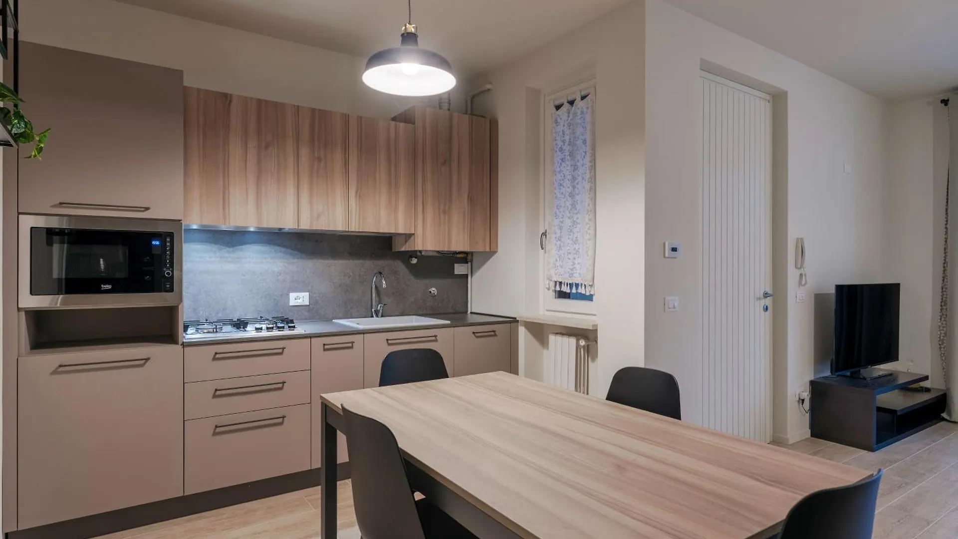 Apartamento Casa Attilia - Con Terrazza Wifi E Aria Condizionata Sirmione