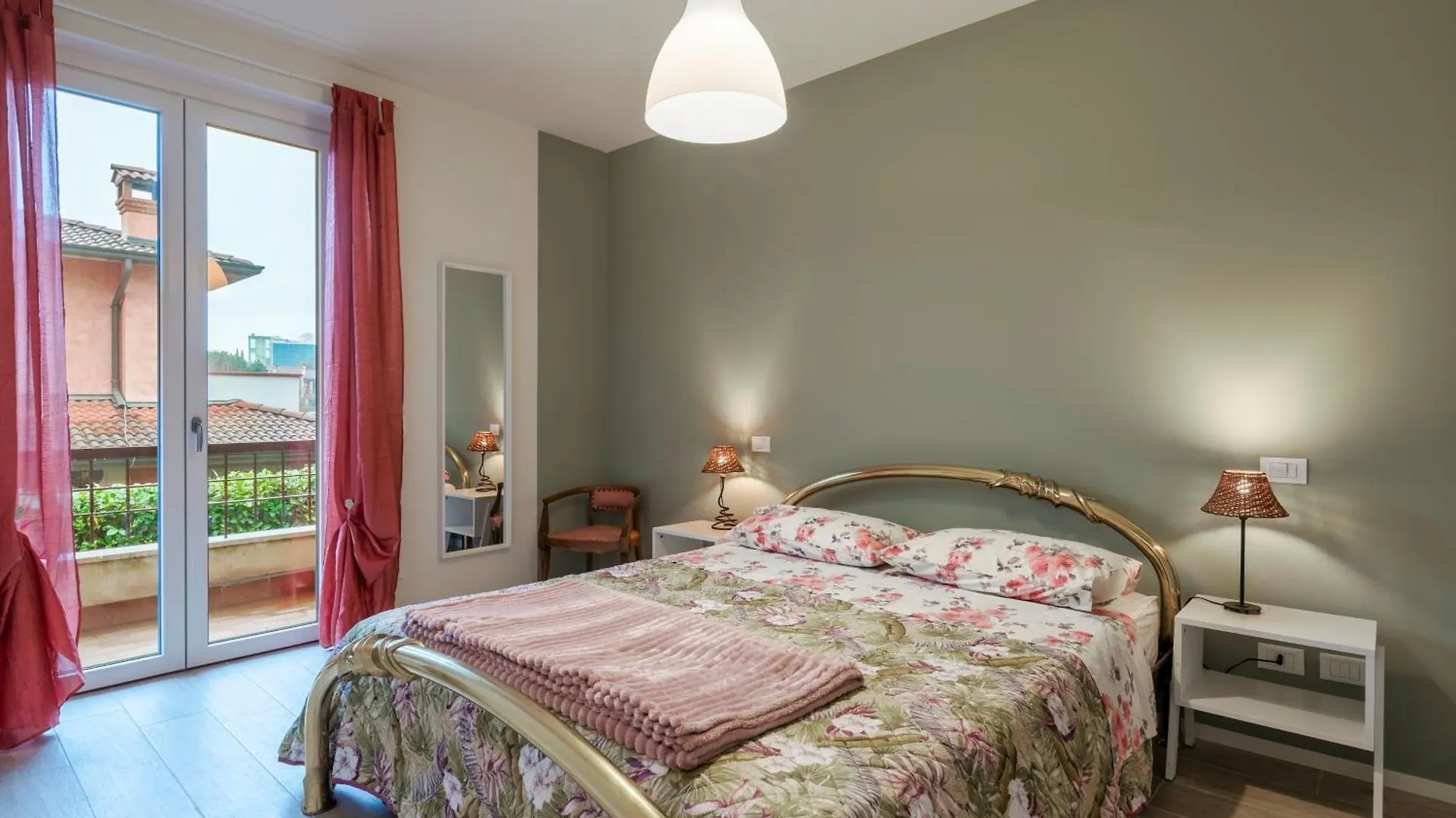 Apartamento Casa Attilia - Con Terrazza Wifi E Aria Condizionata Sirmione